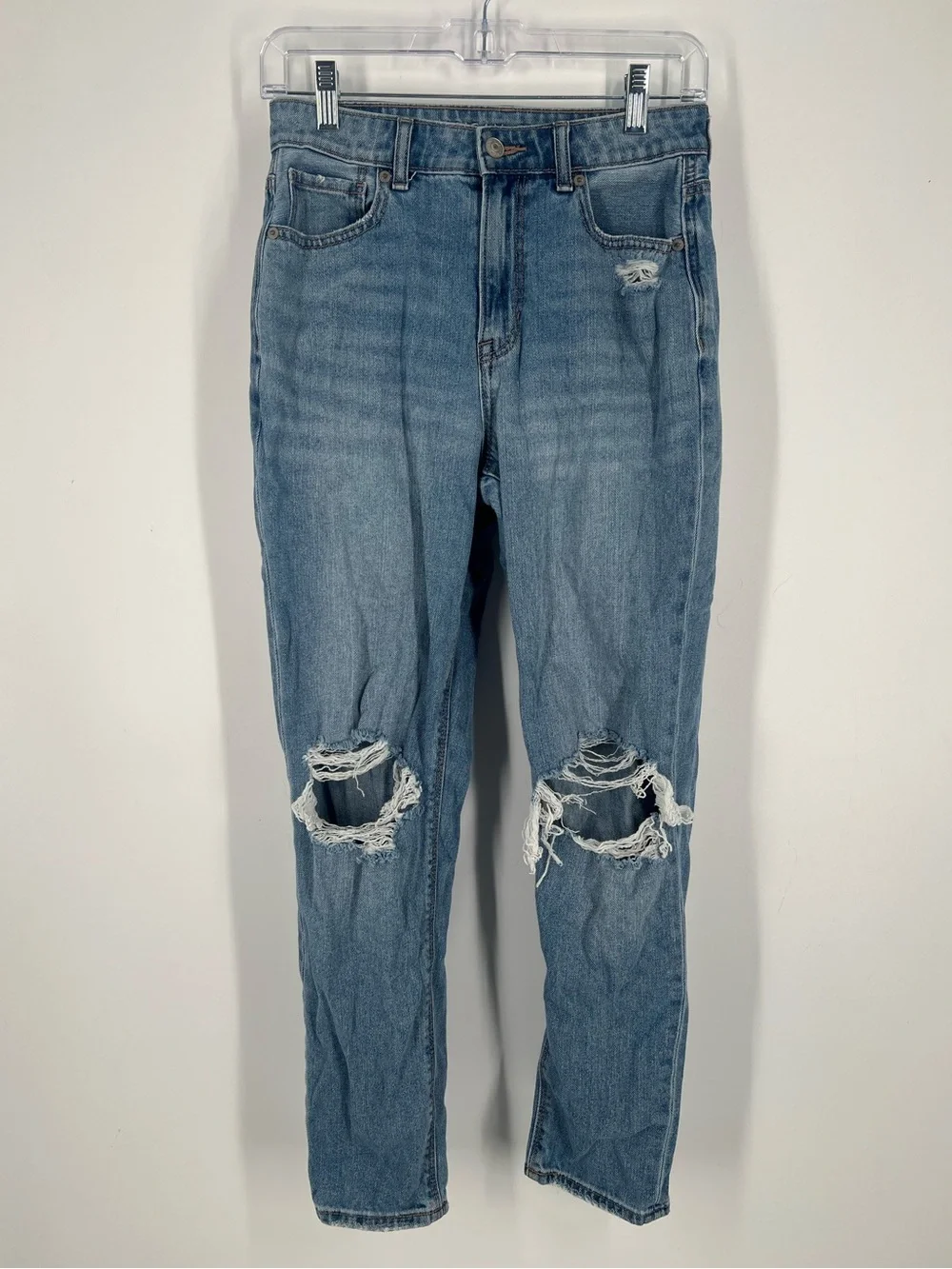 American Eagle Outfitters Women's Light Blue Distressed Mom Jeans Size 4 Regular - Picture 1 of 9